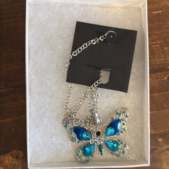 Paparazzi Blue and Silver Necklace with Intricate Design - Picture 12 of 12